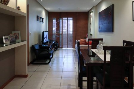 Apartamento com 2 Quartos e 2 banheiros à Venda, 90 m²