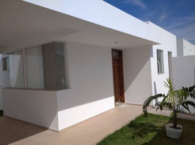 Casa com 2 Quartos e 2 banheiros à Venda, 91 m²