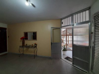 Apartamento com 2 Quartos e 1 banheiro à Venda, 60 m²