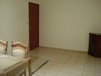 Apartamento com 2 Quartos e 1 banheiro à Venda, 51 m²