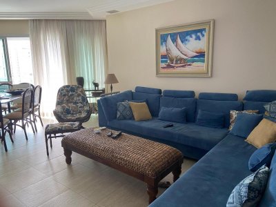 Apartamento à Venda - em Pitangueiras