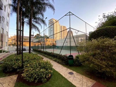 Apartamento com 2 Quartos e 1 banheiro à Venda, 47 m²