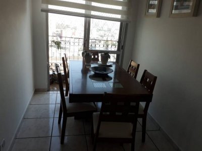 Apartamento com 3 Quartos e 2 banheiros à Venda, 72 m²
