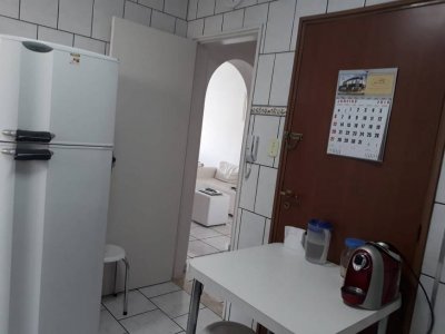 Apartamento com 3 Quartos e 2 banheiros à Venda, 72 m²