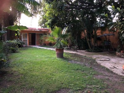 Se Vende Propiedad Bien Ubicada, Ideal Para Negocio, Oficinas o Depas