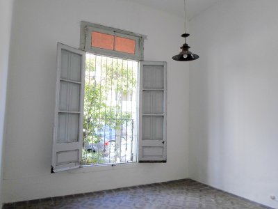 ALQUILER CASA 2 DORM GENERAL PAZ