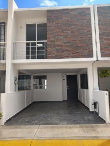 Hermosa Casa en Venta!