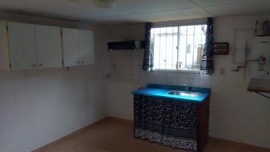 Alquilo Casa 3 Amb. 36 Meses con Patio y Cochera