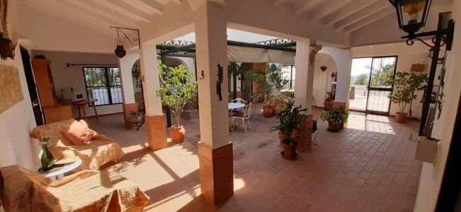 Villa independiente en venta en Frigiliana