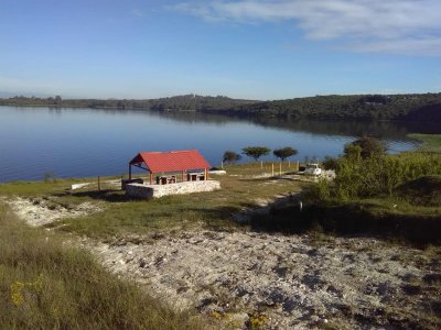 Oportunidad Terreno con Orilla de Lago. Zona Turística Alta Plusvalía.