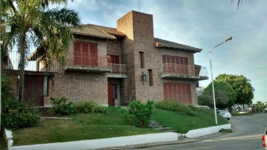 Vendo Casa Sobre Costanera en Esquina