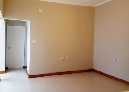 Vende La Mejor Casa de Barrio Candioti Norte