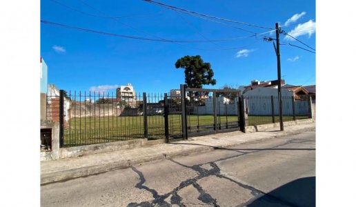 Excelente Terreno 27,46 X 43,33 - Consta de 3 Lotes Juntos - Ramos Mejia