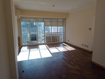 Dueño,centro, luminoso,aireado Carlos 0341-153027753