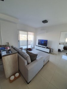 Dos Ambientes con Vista Al Rio