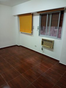 Monoambiente Interno Sobre Suipacha - Entre Tucumán y Viamonte.