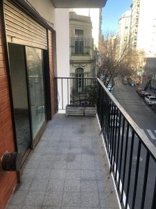 Depto. 2 Ambientes. Frente. Muy Luminoso.