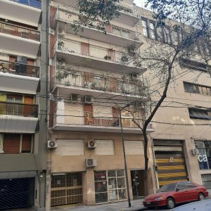 Excelente 2 Ambientes C/ Pequeño Patio. Dueño Alquila