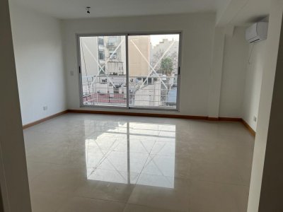A Estrenar Dueño Directo Alquila Super Luminoso 4to Piso Frente Y/o Cfte