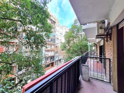 Departamento Tres Ambientes con Cochera y Oficina