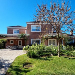 Pilar Alquiler Enero 2023, Excelente Casa Lote Central