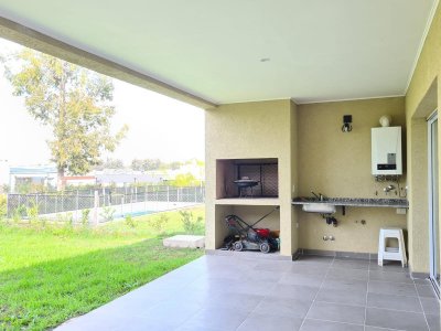 Alquiler de Casa X Día (Barrio Santa Elena)