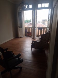 Departamento Semipiso de  2 ambientes al frente con balcones Bajas expensas!