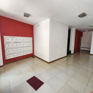 Monoambiente al frente con cochera