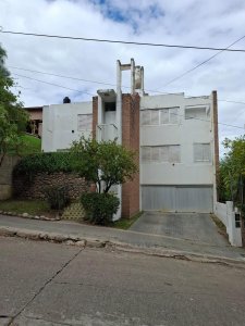 Alquilo Casa Tipo PH. a 3 Cuadras de Av Nuñez Al 4500. Zona Tejeda/ H. Wast/ Esc